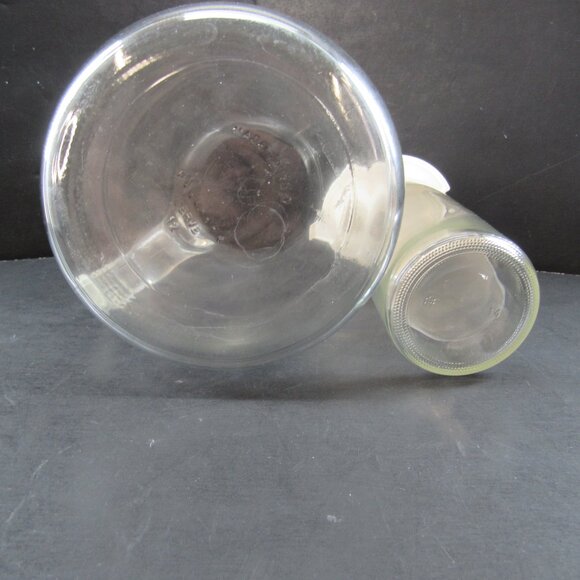 Lilian Vernon Vintage 48 Oz Glass Pitcher with Ice Chiller Insert Made in Italy - Picture 6 of 6